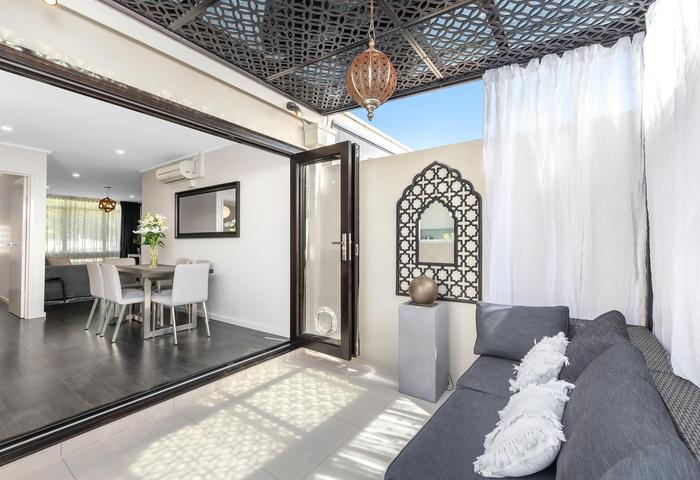 Bright and Stylishly Renovated with your own cul-de-sac street frontage
