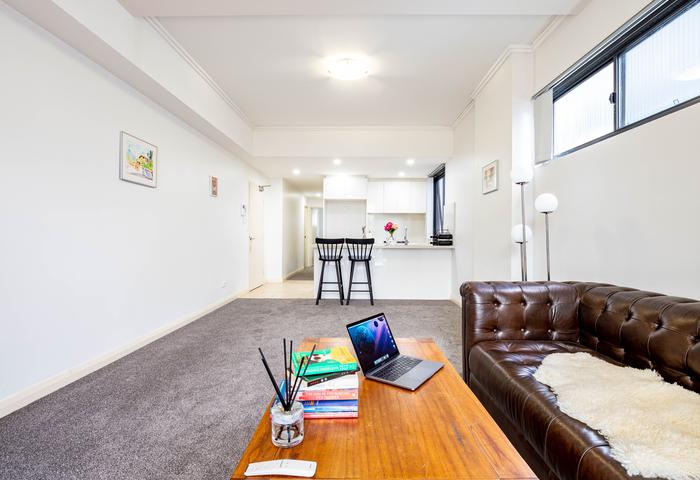 WAITARA SCHOOL CATCHMENT TWO BEDROOM APARTMENT CLOSE TO EVERYTHING BUYING YOUR FIRST HOME NOW