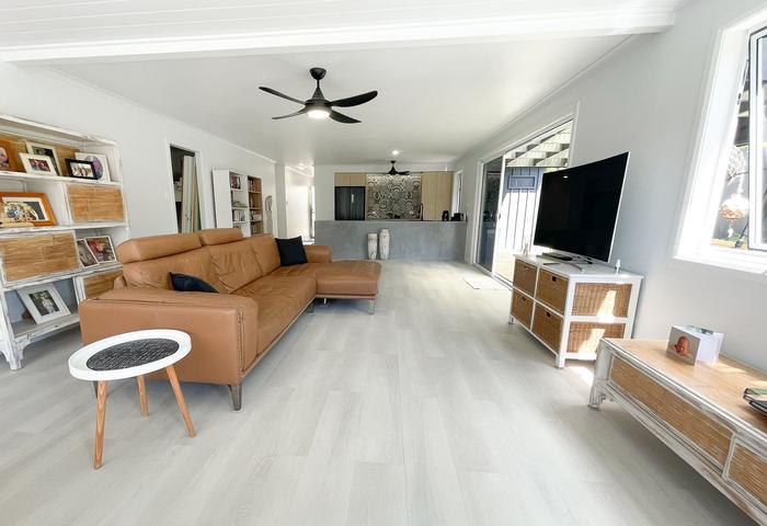 Fully Renovated Modern 2 Bedroom Duplex with NO Body Corporate fees and EASY WALK TO BEACH 
