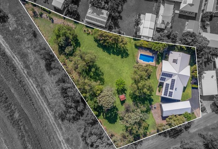 ACREAGE IN TOWN!!! 