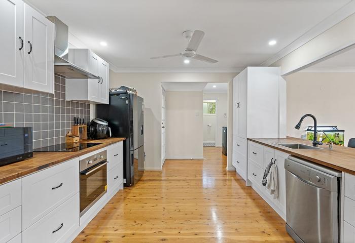 Expansive, mid-century family home in an exclusive location.