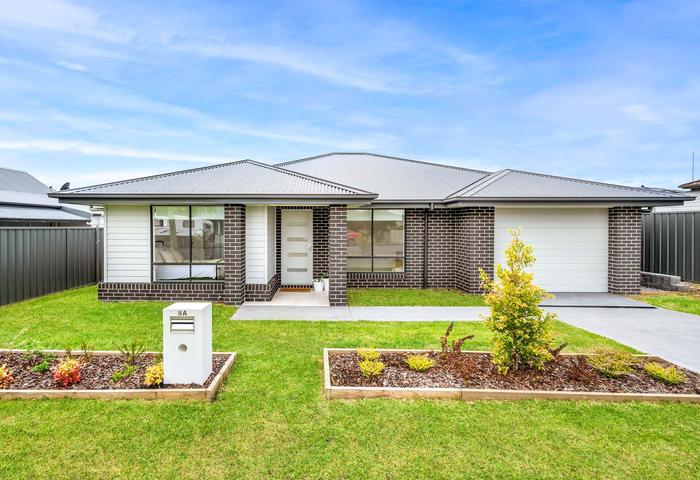 Newly built modern four bedroom home 