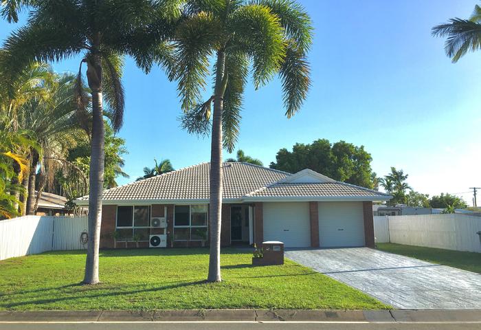 Bucasia Beachside Family Home