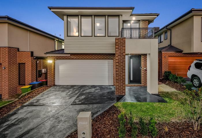 Perfect Number 8 - Park Front Home in Harcrest
