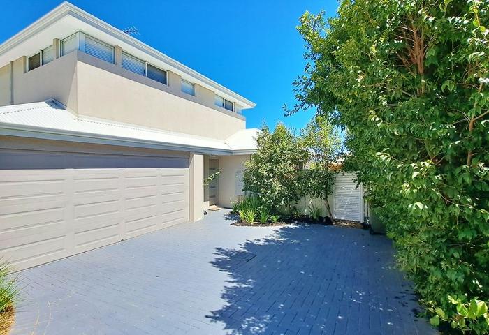 Stylish and private home in convenient location