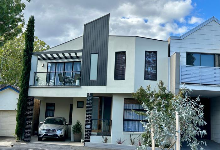 Contemporary design &amp; vibrant location