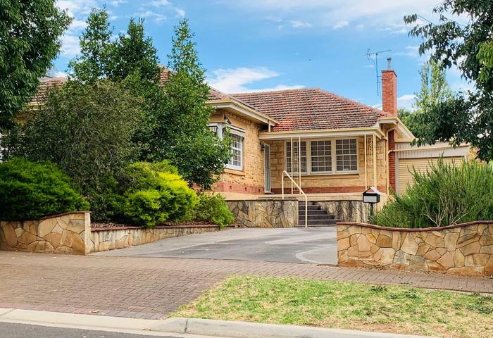 Solid Family Home or Site for 2 New Dwellings (STCC)