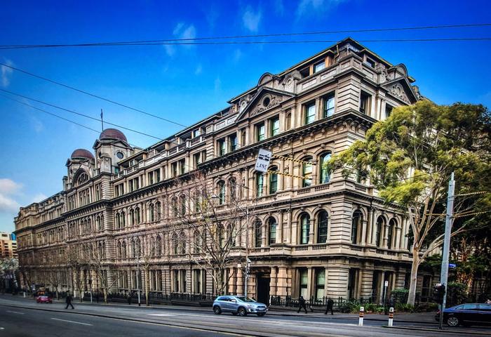 THE BEST CITY IN THE WORLD AT YOUR FINGERTIPS!