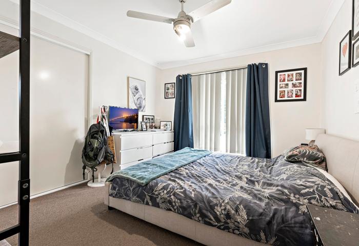 SPACEIOUS COMFORTABLE FAMILY HOME ON 640m2 WITH DOUBLE SIDE ACCESS IN SOUGHT AFTER ESTATE &amp; ONLY MINUTES TO EVERYTHING INCLUDING EASY HIGHWAY ACCESS
