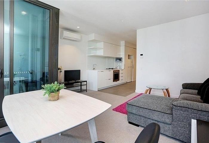 Modern one bedroom CBD apartment! 