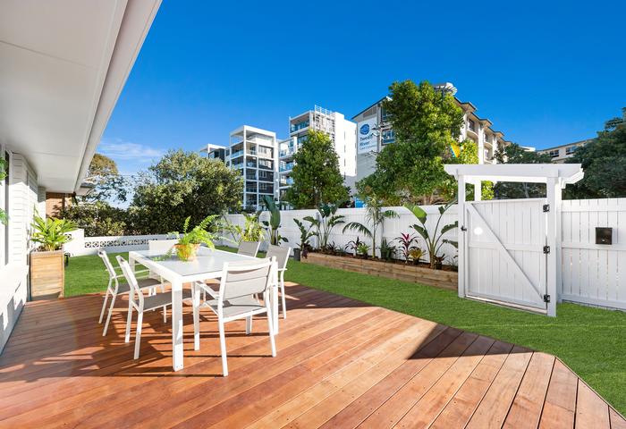 VERY RARE OFFERING! SINGLE LEVEL PRIVATE HOME IN GREENBANK