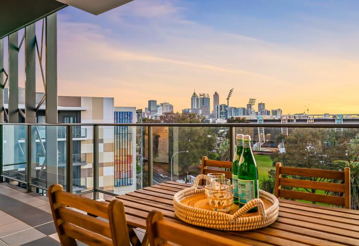 EXPERIENCE THE ULTIMATE LIFESTYLE APARTMENT WITH STUNNING VIEWS