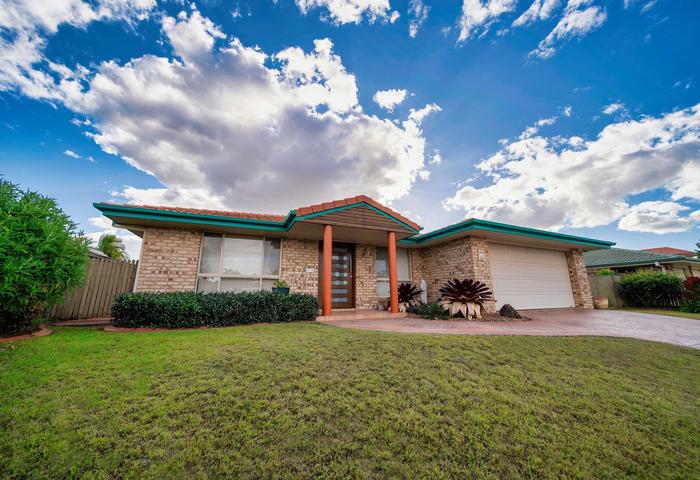 SPACIOUS FAMILY HOME IN A PRIME LOCATION