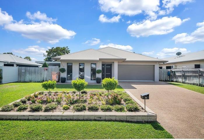 Large 4 Bedroom + 3 Bay Shed. Ideal Family Home