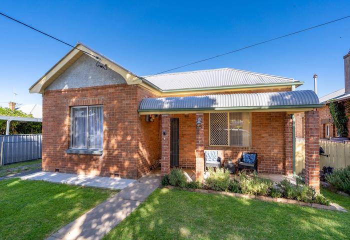 Fully Renovated Federation Era Home