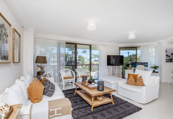 LOCATION! LOCATION! LUXURIOUSLY RENOVATED BEACHSIDE APARTMENT