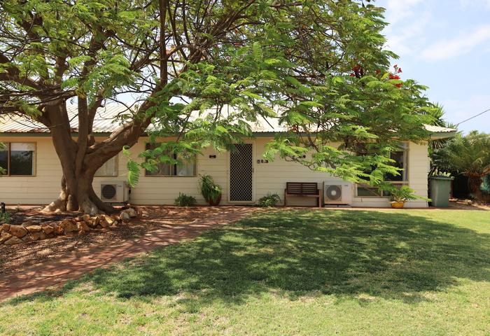 Five bedroom property in a quiet cul-de-sac with a great bushland views.
