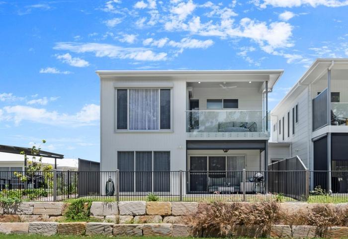 Prime Esplanade Frontage in luxurious Over 50’s Resort.  Idyllic position and fabulous home!  