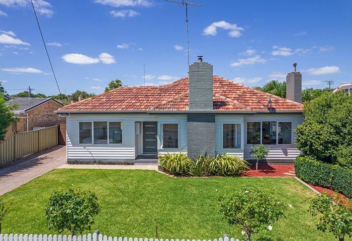 LOW MAINTENANCE - BIG SHED - FANTASTIC LOCATION