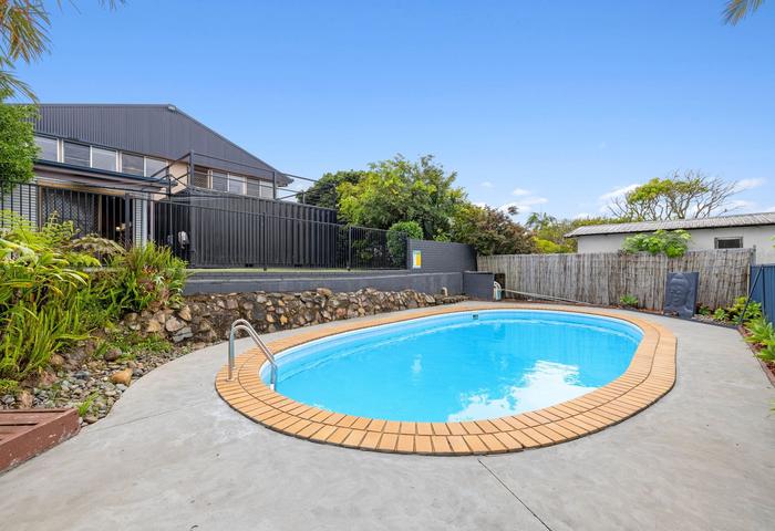 Large family home in Urunga.