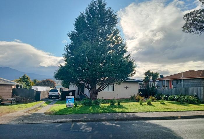 Sure to impress - Move in now or rent for a great return!!