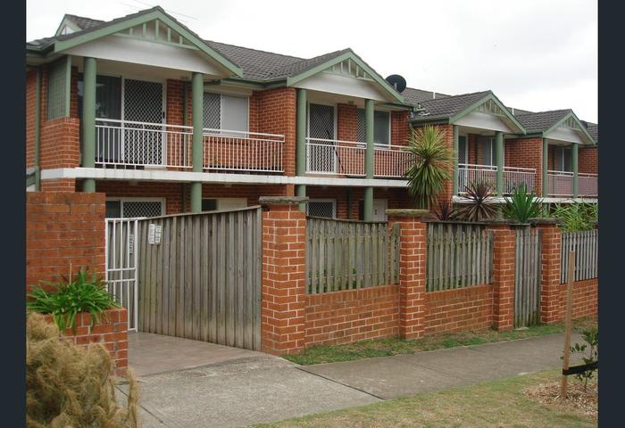 2+1+1 spacious unit for sale in Maroubra
