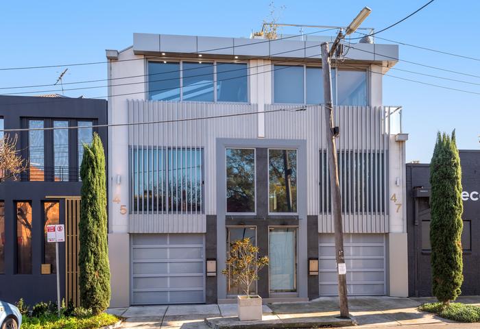 Luxury lifestyle in vibrant location