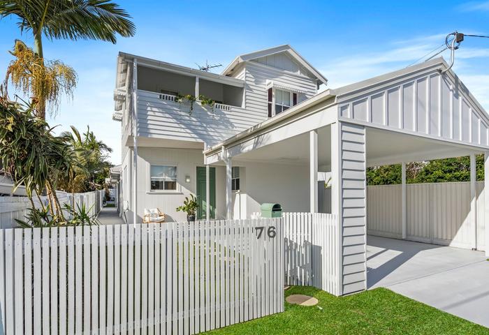 76 Emsworth St - Custom Built Home, short walk to Waterfront &amp; Village lifestyle
