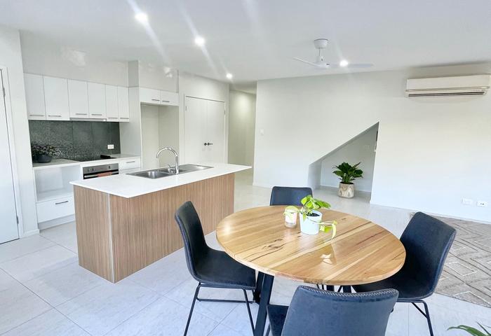 SOUGHT AFTER  LOCATION - SUNSHINE COVE