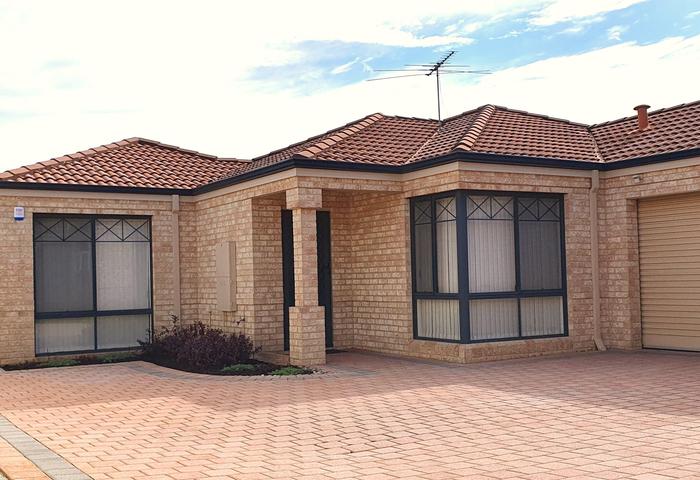 Private and secure rear duplex in a great location!