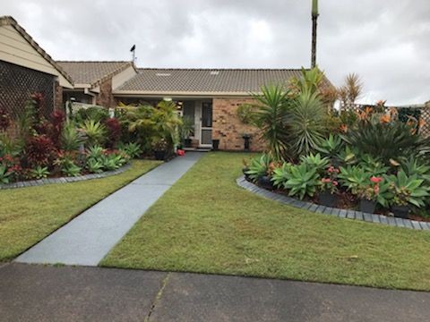 VIEWTIFUL ! Amity Gardens Retirement Village in Ashmore 337 square metres allotment