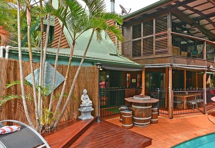 &quot;BALI ON THE BEACH&quot; Direct Lawn Access