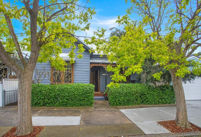 Period charm in the heart of Carrington