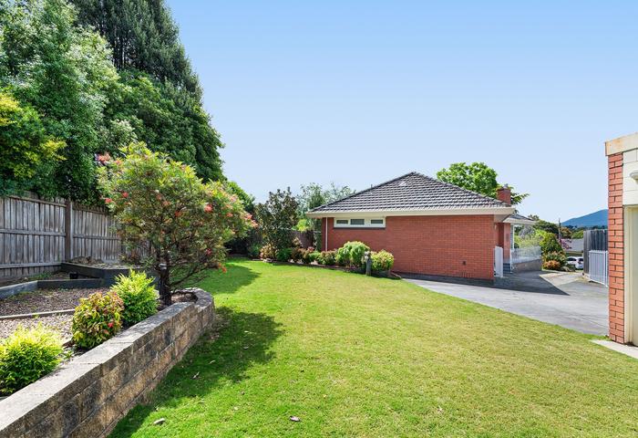 Modernised Family Home on Huge 905sqm Plot