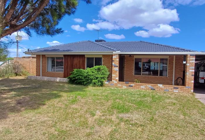 Stylish 3x2 -Bedroom Home with Pool, Outdoor Living, and Subdivision Potential