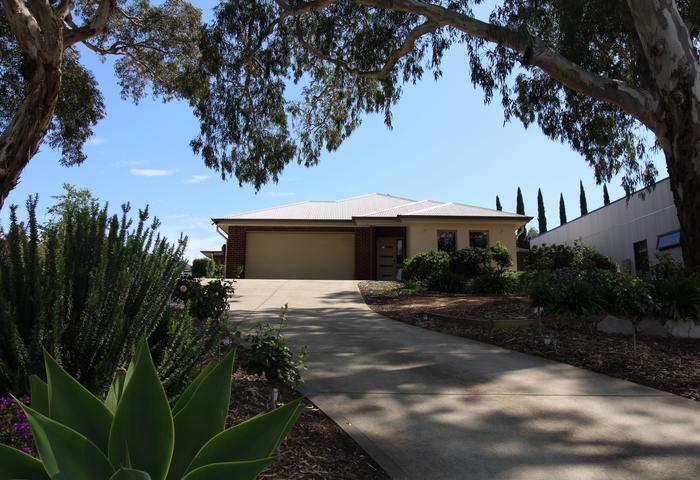   DOUBLE UP  TWO HOUSES IN ONE – DOUBLE THE LIFESTYLE  DUAL OCCUPANCY  BIG BLOCK