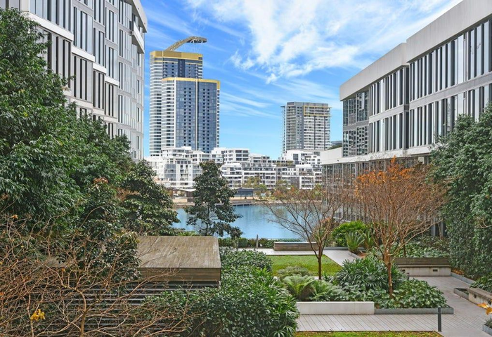 Just Listed ! Open 7 days by appointment 