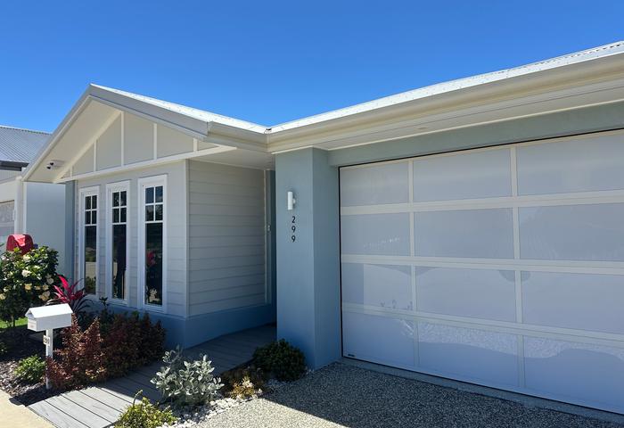  Immaculate fully furnished home in Over 50's Resort, on Wallis Lake, Forster.