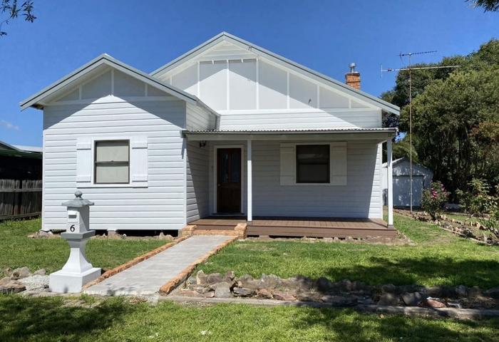 Beautifully Restored Cottage in the Quiet Convent Location in Muswellbrook