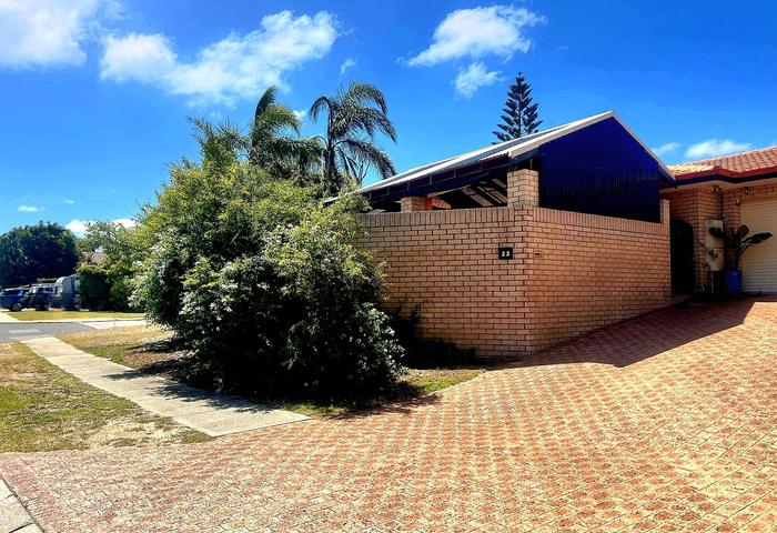 Unique 2 story semi-detached duplex in Sorrento with its own street frontage