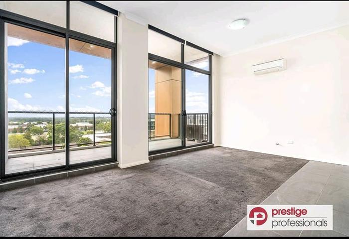 GREAT INVESTMENT OPPORTUNITY !!!! Top Floor with District Views!