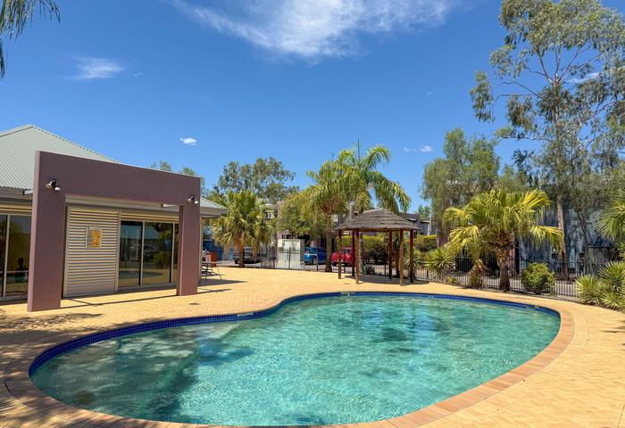 Secure, modern townhouse in central location!