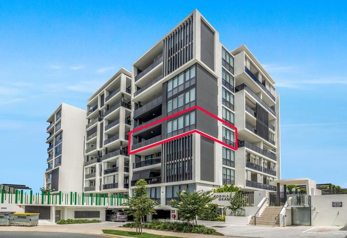 EXCEPTIONAL APARTMENT IN THE HEART OF ROBINA TOWN CENTRE