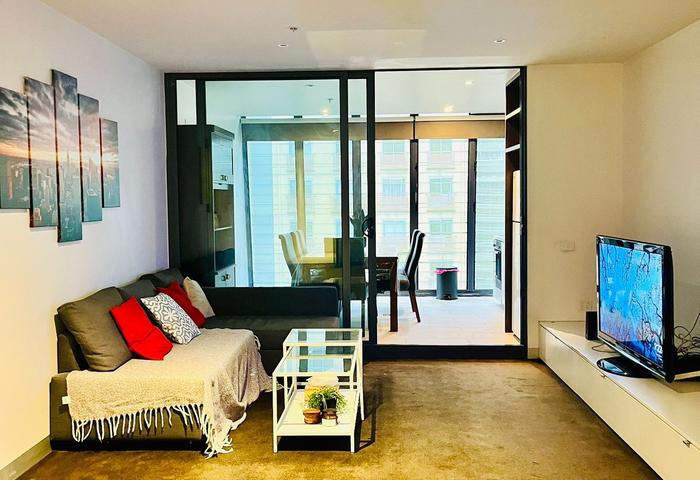 Riverside CBD Living: Modern, Bright &amp; Perfectly Positioned