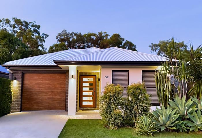 Stunning Modern Home With Bushland Views