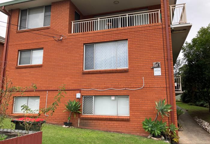 Newly Renovated Three Bedroom Apartment Wollongong 