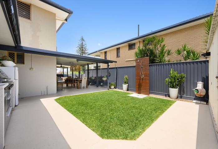 SOLD BY Lauren Plews Prestige Properties