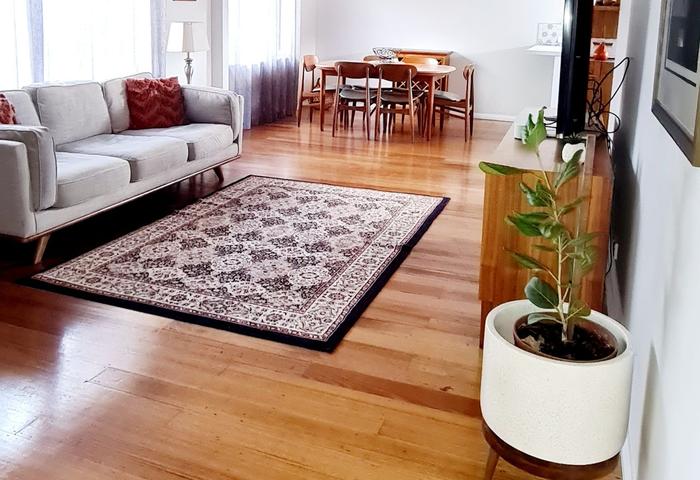 Charming weatherboard 1950's fully renovated 15 minutes from Hobart