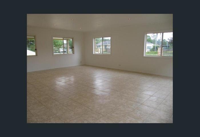 OWNER KEPT HOUSE NICE AND TIDY !!!!