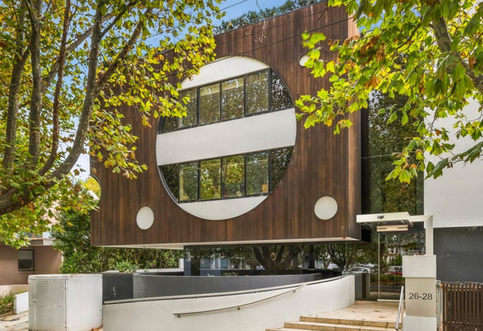 Live the Elwood Dream - Ground-Floor, Green Views, Great Layout